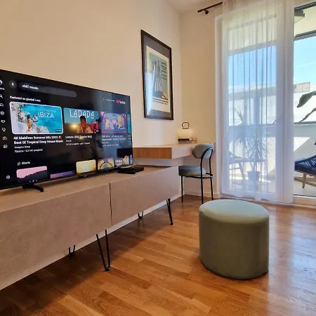 Luxury Domiel شقة