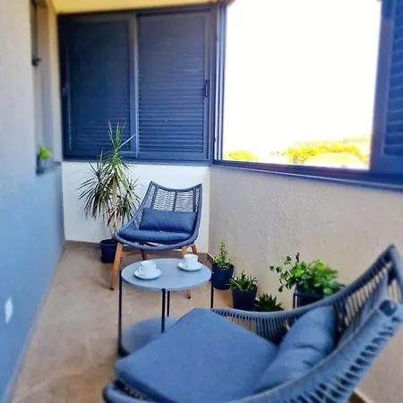 Luxury Domiel شقة